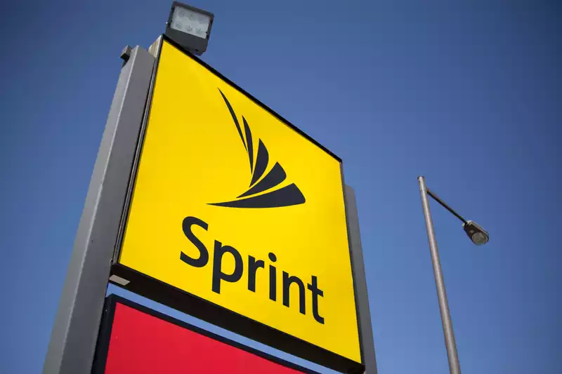 Epic Sprint deal offers a free unlimited line to existing customers