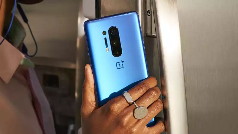 OnePlus8 is the Galaxy S20 killer and that's a big problem for Samsung