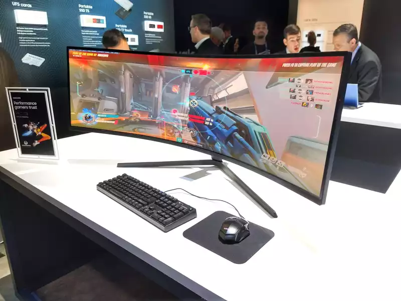 Samsung G9 is the most bizarre game monitor I?i've seen it before