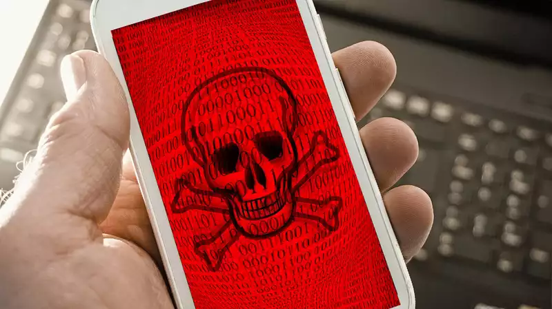 "Obama's phone is preloaded with malware