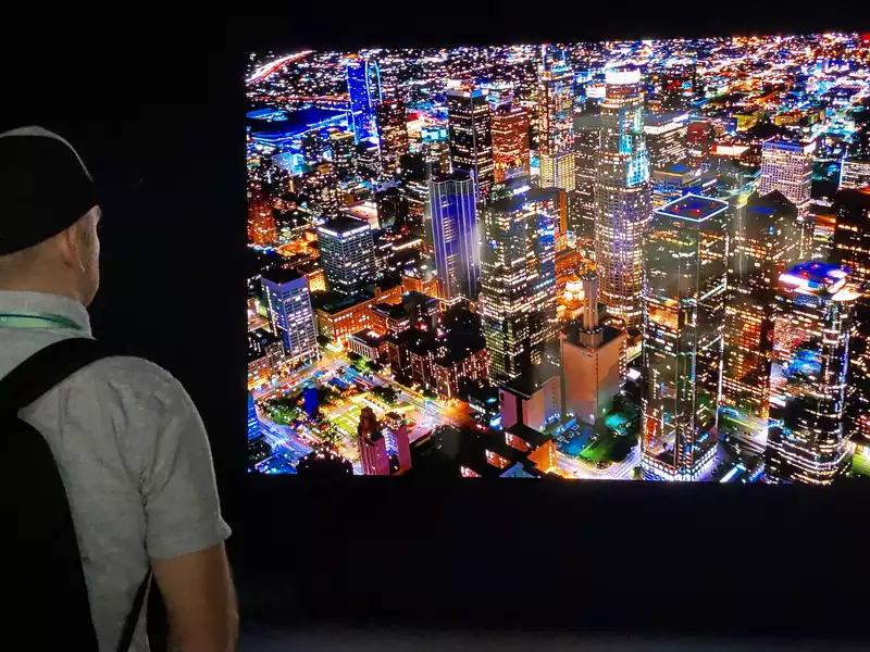 LG CES2020 Booth Tour: 145 inch micro LED TV, 3D scanning fitting room, etc