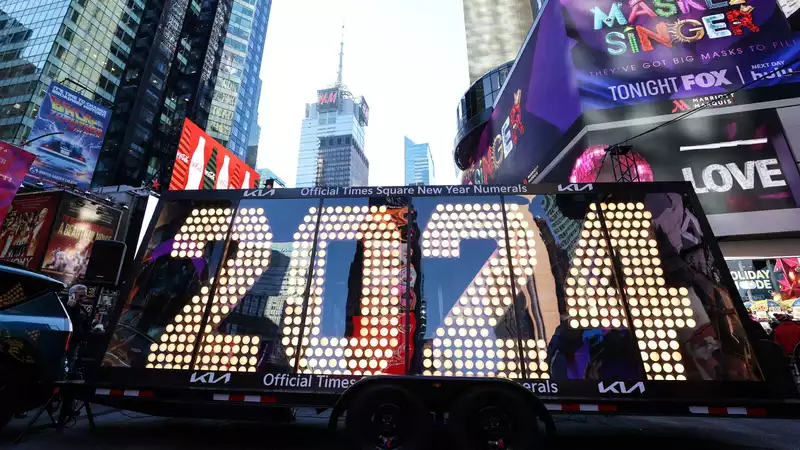 How to watch the 2024 New Year's Eve Ball Drop live online for free, without cable